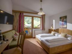 images/doppelzimmer/Hotel_Wiesenhof_Woescherweg_5_Kaltenbach_Zimmer_34.jpg